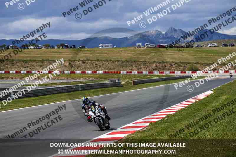 cadwell no limits trackday;cadwell park;cadwell park photographs;cadwell trackday photographs;enduro digital images;event digital images;eventdigitalimages;navarra;no limits trackdays;peter wileman photography;racing digital images;trackday digital images;trackday photos